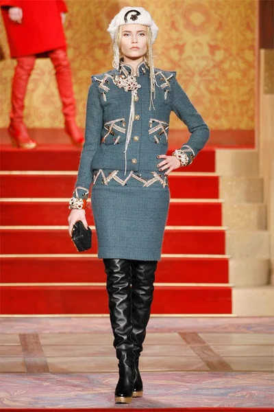 Look 27